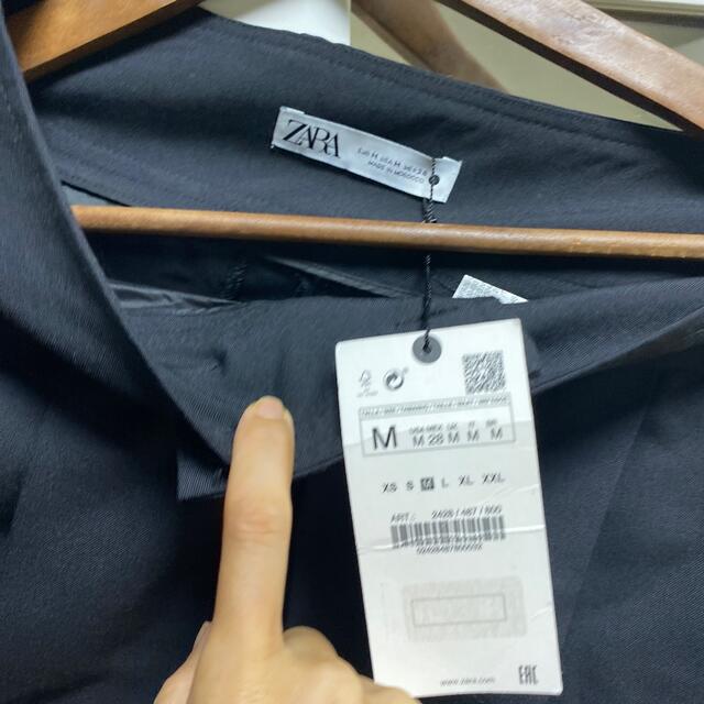 ZARA(ザラ)のZARA新品‼︎ブラックボタン付きパンツ レディースのパンツ(カジュアルパンツ)の商品写真