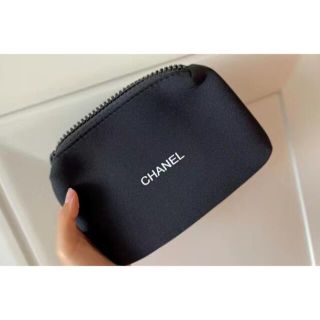 CHANEL - CHANEL シャネル ノベルティポーチブラックの通販｜ラクマ