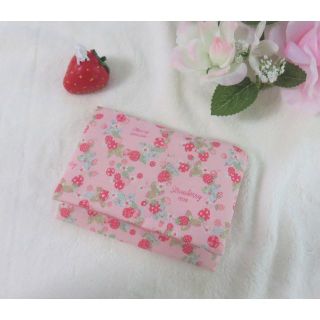 New*移動ポケット*YUWAいちごリース*ピンク*ポケットティッシュケース(ファッション雑貨)