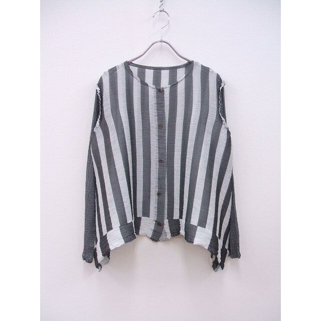 オンライン通販 me ISSEY MIYAKE プリーツストライプ カーディガン ...