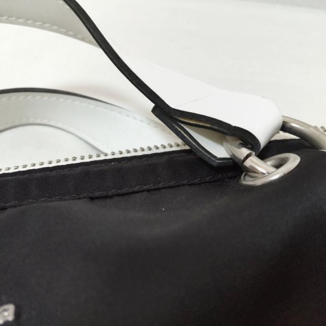 Samantha Thavasa(サマンサタバサ)のサマンサタバサ リュックサック - 黒×白 レディースのバッグ(リュック/バックパック)の商品写真