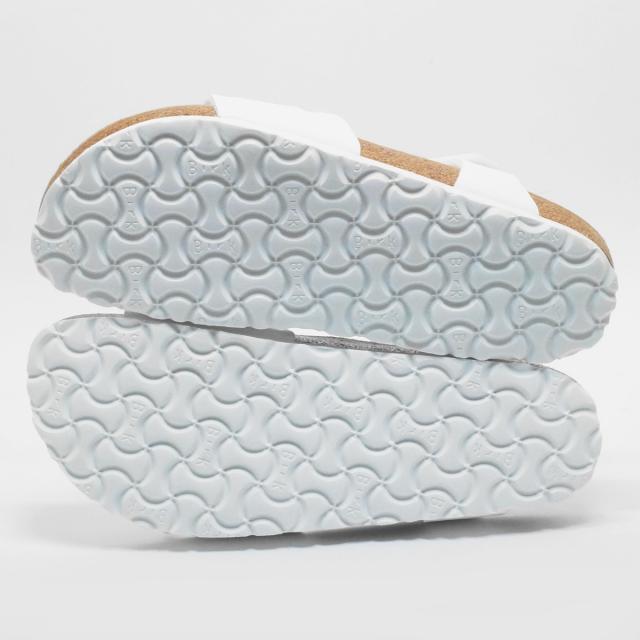 BIRKENSTOCK(ビルケンシュトック)のビルケンシュトック サンダル 39美品  白 レディースの靴/シューズ(サンダル)の商品写真