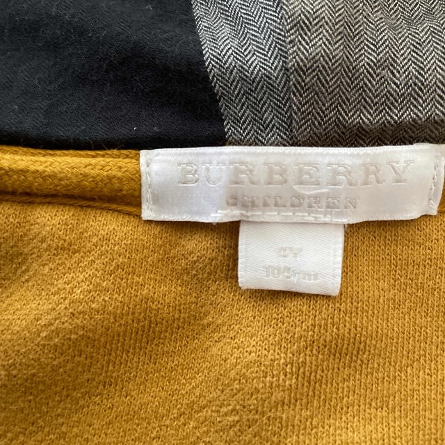 BURBERRY(バーバリー)のBurberry 110 パーカー　男の子　アウター キッズ/ベビー/マタニティのキッズ服男の子用(90cm~)(ジャケット/上着)の商品写真