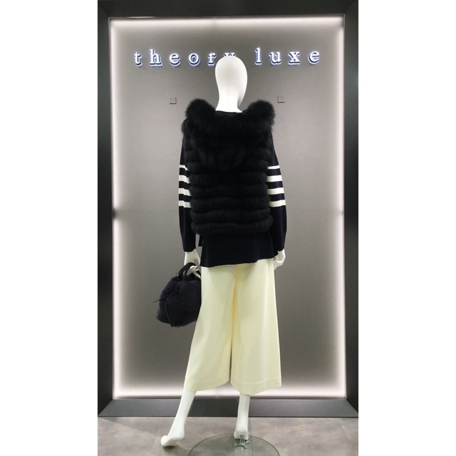 Theory luxe(セオリーリュクス)のTheory luxe フォックスファージレ レディースのジャケット/アウター(毛皮/ファーコート)の商品写真