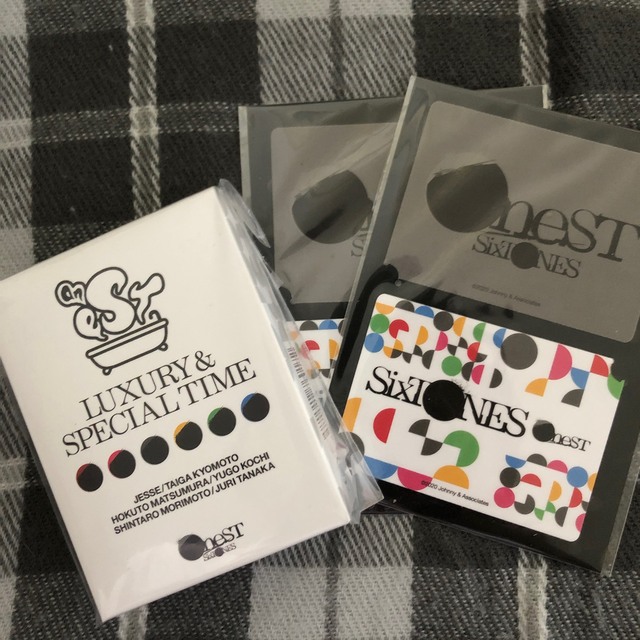 未使用 新品SixTONES 入浴剤 ステッカーセット エンタメ/ホビーのタレントグッズ(アイドルグッズ)の商品写真