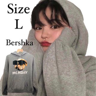 ベルシュカ(Bershka)のビッグロゴパーカー(パーカー)