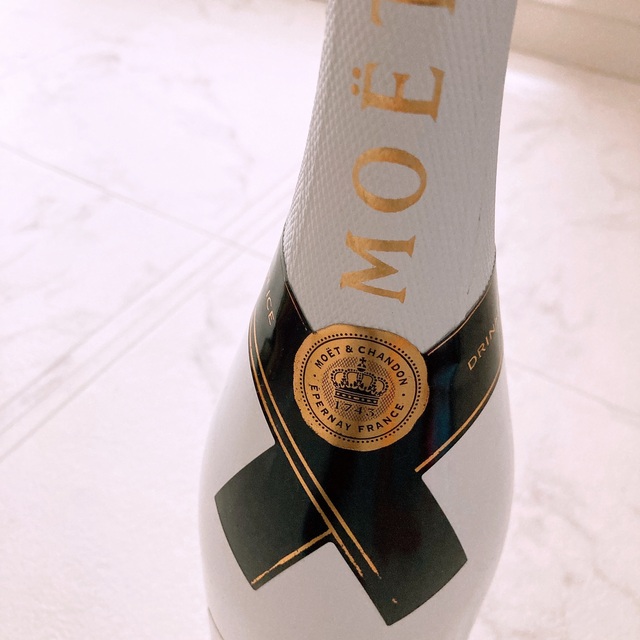 MOËT & CHANDON(モエエシャンドン)のモエシャンドン アイス・アンペリアル  750ml   食品/飲料/酒の酒(シャンパン/スパークリングワイン)の商品写真