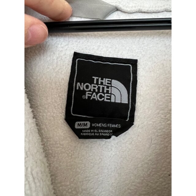 THE NORTH FACE(ザノースフェイス)のノースフェイスフリースジャケットホワイト　古着　値下げ中 メンズのジャケット/アウター(ブルゾン)の商品写真