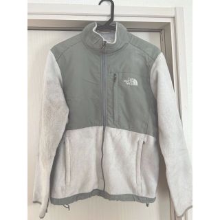 ザノースフェイス(THE NORTH FACE)のノースフェイスフリースジャケットホワイト　古着　値下げ中(ブルゾン)