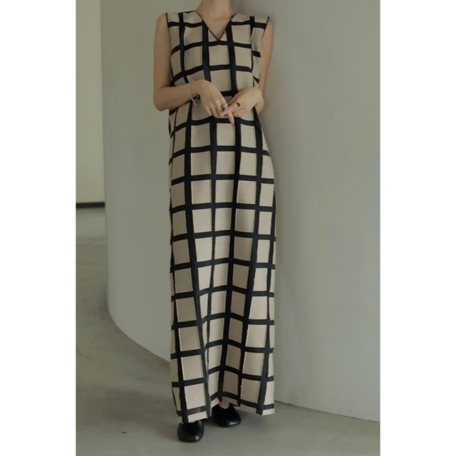 geometric jacquard pencil dress / louren