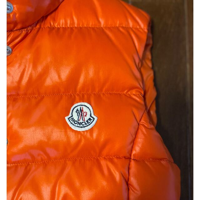 MONCLER(モンクレール)のモンクレール　ダウンベスト レディースのジャケット/アウター(ダウンジャケット)の商品写真