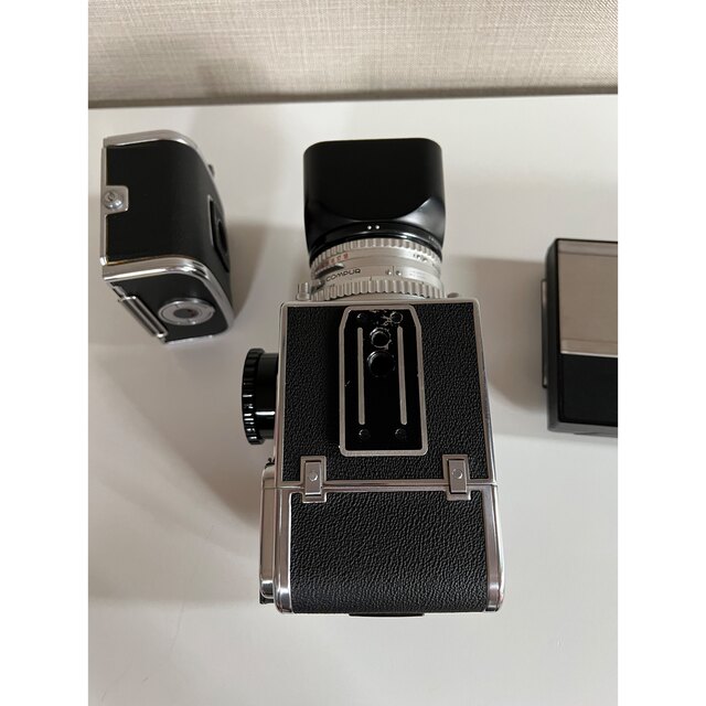 ハッセルブラッド 500C/M Hasselblad 80mm 2.8 プラナー スマホ/家電/カメラのカメラ(フィルムカメラ)の商品写真