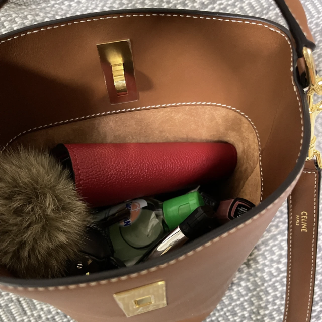 人気  CELINE セリーヌ バケット16（セーズ）バッグ