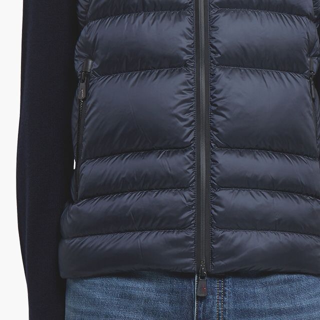 MONCLER(モンクレール)の●新品/正規品● MONCLER GRENOBLE 袖ロゴ ジップ カーディガン メンズのトップス(カーディガン)の商品写真