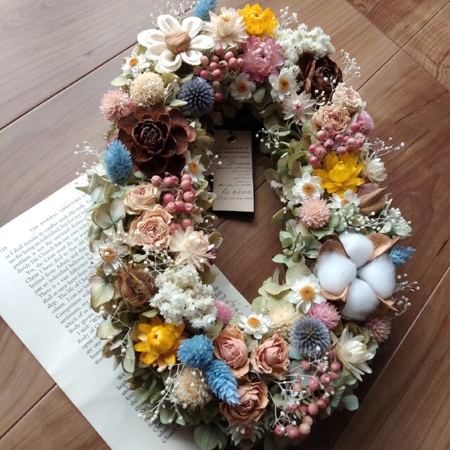 お値下げ　　お花いっぱいの華やかリース????22cm