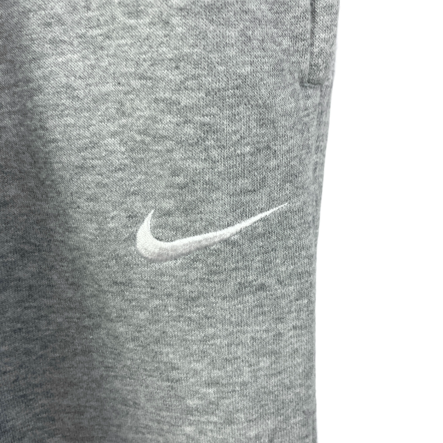 NIKE(ナイキ)の【スウェットパンツ】人気カラー ナイキ 裏起毛 グレー ワンポイント Lサイズ メンズのパンツ(その他)の商品写真