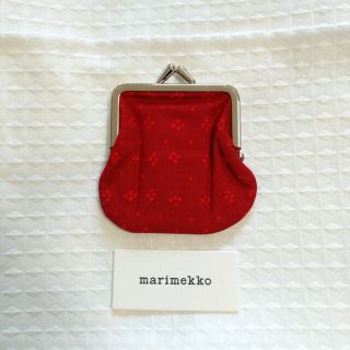 マリメッコ(marimekko)のマリメッコ　ムイヤ　小銭入れ　クリスマスカラー　廃盤(財布)