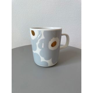 マリメッコ(marimekko)のマリメッコ　マグカップ　アイシーグレー×ゴールド　250ml(グラス/カップ)