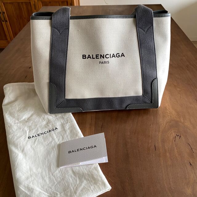 注目の福袋! Balenciaga - バレンシアガ NAVY スモールカバス トート