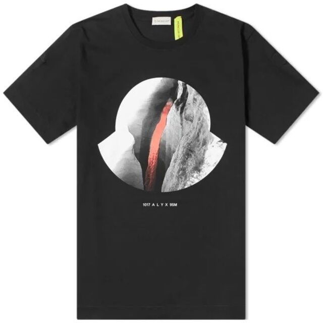 MONCLER　ブラック　Tシャツ　レディース　Mサイズ