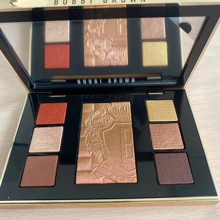 ボビイブラウン(BOBBI BROWN)のボビィブラウン　インカンデスントグロウ　クリスマスコフレ2022(アイシャドウ)