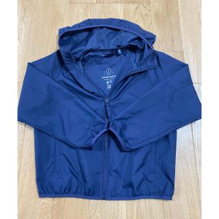 ユニクロ(UNIQLO)の美品　中古　ユニクロ　ポケッタブルパーカー　キッズ 130㎝(ジャケット/上着)