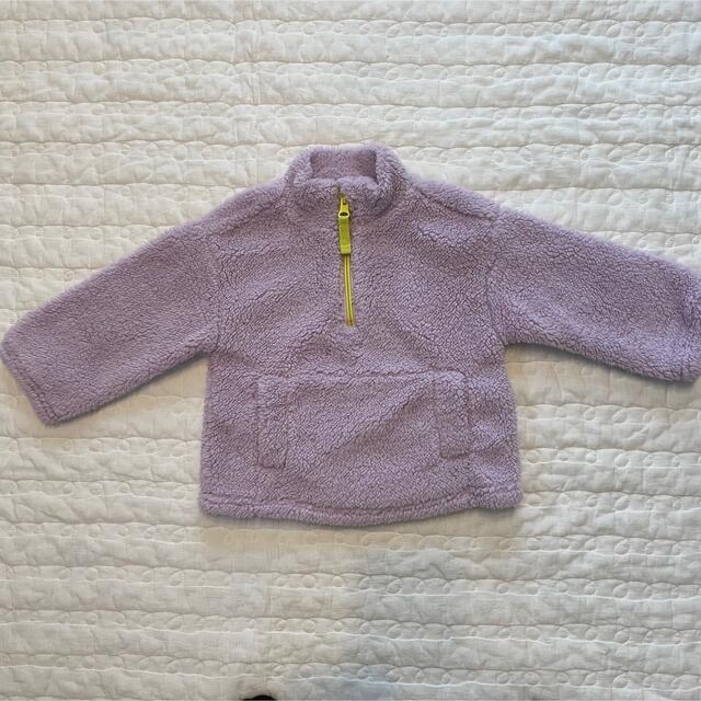 babyGAP(ベビーギャップ)のBabyGapフリース(パープル) キッズ/ベビー/マタニティのキッズ服女の子用(90cm~)(ジャケット/上着)の商品写真