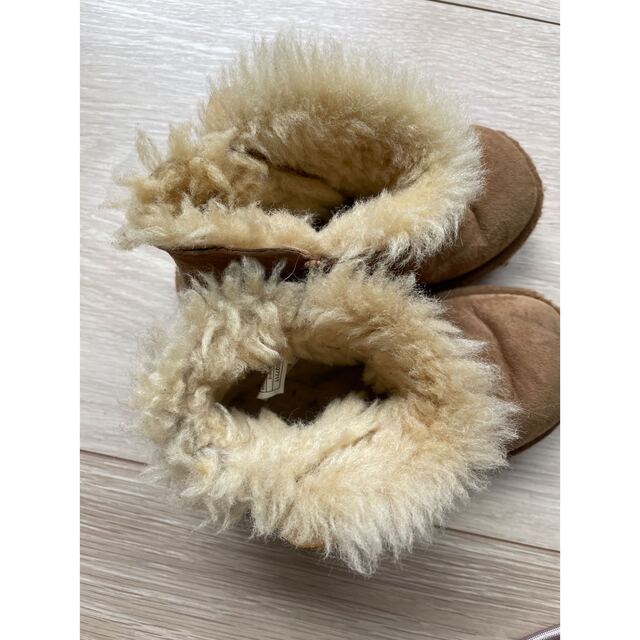 UGG(アグ)のUGG ベビー　キッズ　ムートンブーツ　16cm キッズ/ベビー/マタニティのキッズ靴/シューズ(15cm~)(ブーツ)の商品写真