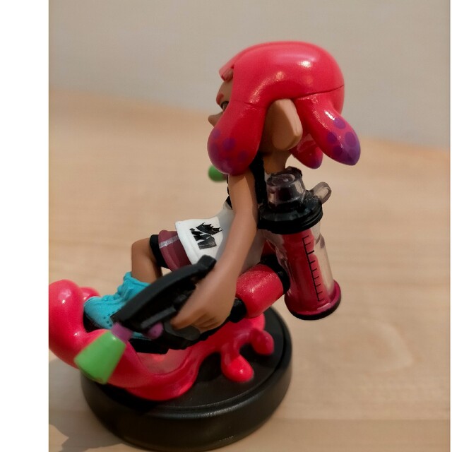 スプラトゥーンamiibo　ネオンピンク　ガール エンタメ/ホビーのフィギュア(ゲームキャラクター)の商品写真