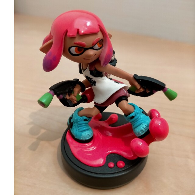 スプラトゥーンamiibo　ネオンピンク　ガール エンタメ/ホビーのフィギュア(ゲームキャラクター)の商品写真