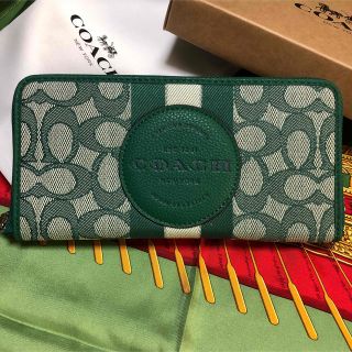 COACH コーチ　フルオープンラウンドファスナー　長財布　グリーン　ワッペン(財布)