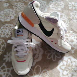 ナイキ(NIKE)の未使用 NIKE レディース スニーカー 24(スニーカー)