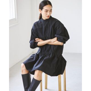 トゥデイフル(TODAYFUL)のStandcollar Gather Dress 黒 38(ひざ丈ワンピース)