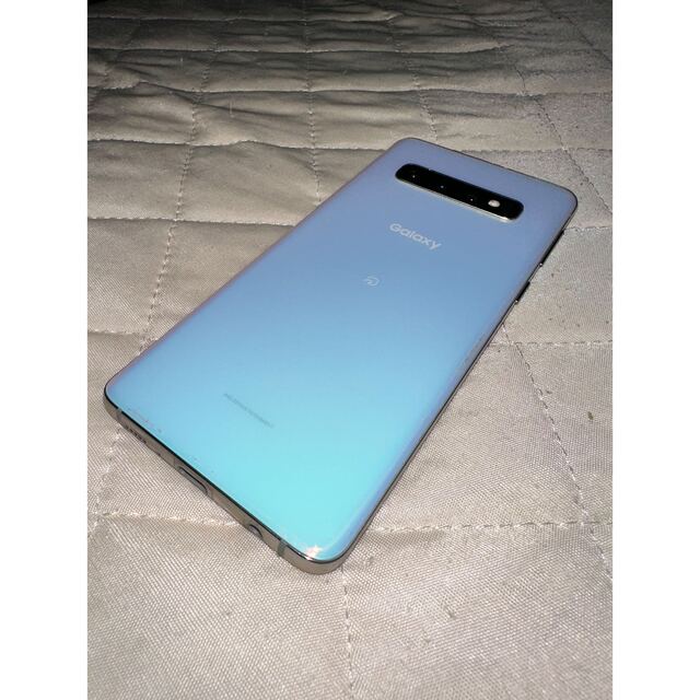 Galaxy(ギャラクシー)の『美品』Galaxy S10 ホワイト　楽天版　128GB SIMフリー スマホ/家電/カメラのスマートフォン/携帯電話(スマートフォン本体)の商品写真