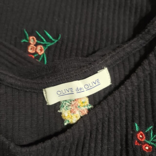OLIVEdesOLIVE(オリーブデオリーブ)の花柄刺繍のTシャツ　オリーブデオリーブ レディースのトップス(Tシャツ(半袖/袖なし))の商品写真