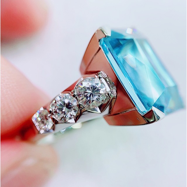 海外正規品 ☆12.4ct☆大粒アクアマリン✨1.6ctダイヤモンドプラチナ