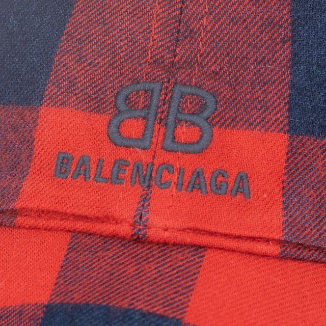 Balenciaga(バレンシアガ)の【新品】バレンシアガ キャップ BBロゴ チェック柄 メンズの帽子(キャップ)の商品写真