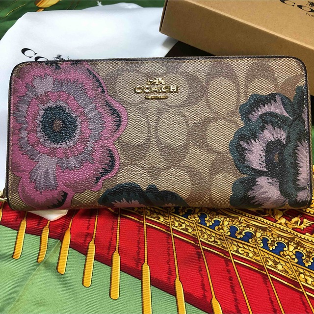 COACH コーチ 長財布 ラウンドファスナー シグネチャー 花柄 カーキ