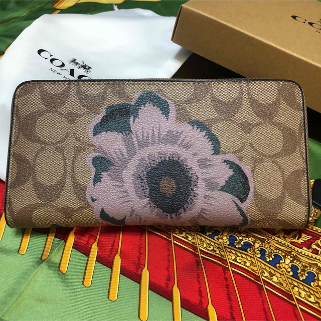 ファッション小物COACH コーチ　長財布　ラウンドファスナー　シグネチャー　花柄　カーキ