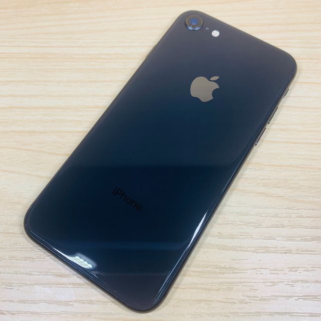 スマホ/家電/カメラSIMﾌﾘｰ iPhone8 64GB バッテリー100％ P96