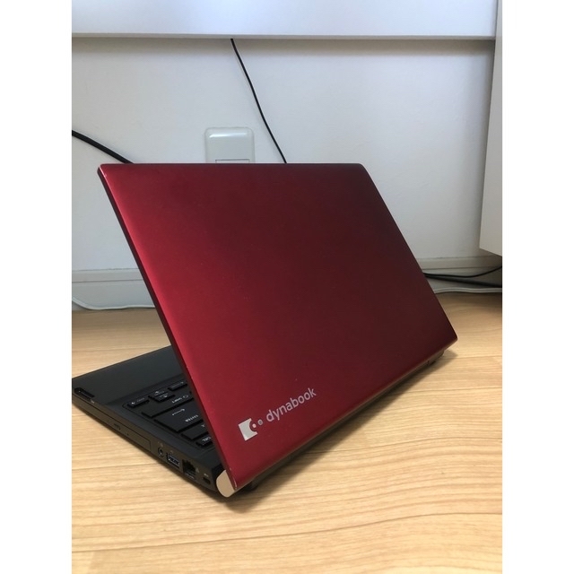 東芝(トウシバ)の希少レッド！東芝R734 corei5 メモリ16GB SSD240GB スマホ/家電/カメラのPC/タブレット(ノートPC)の商品写真