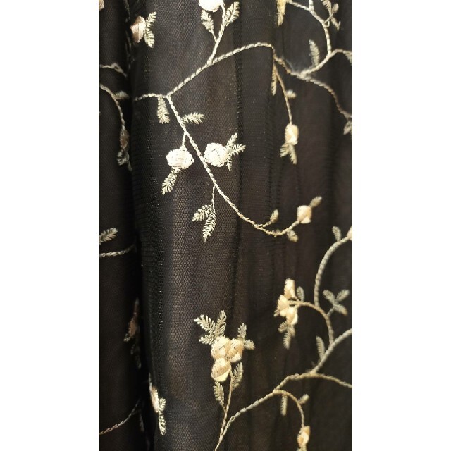 ストロベリーフィールズ スカート 刺繍 花柄
