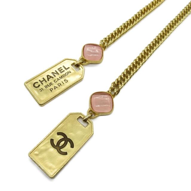 国内外の人気集結！ CHANEL - シャネル タグ プレートストーン付き