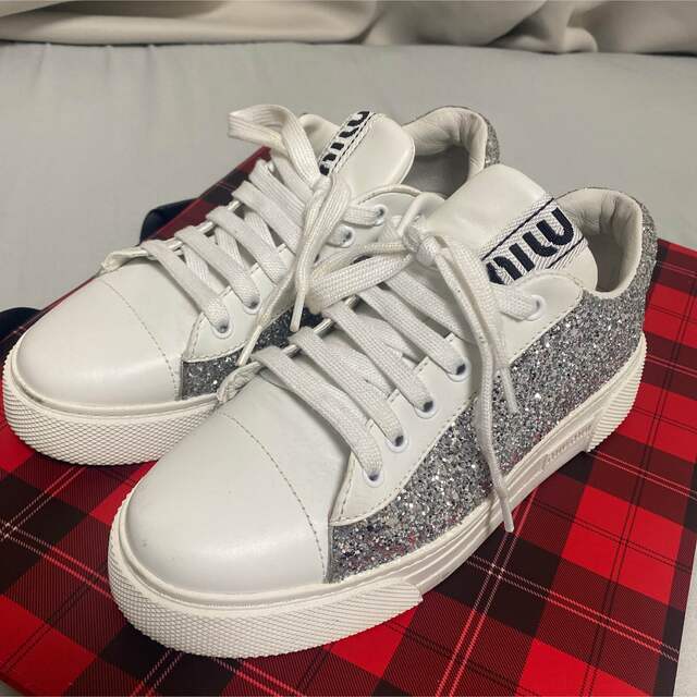 miumiu スニーカー | フリマアプリ ラクマ