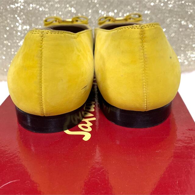 Salvatore Ferragamo(サルヴァトーレフェラガモ)のSalvatore Ferragamo スエード 型押し レザー パンプス 黄色 レディースの靴/シューズ(ハイヒール/パンプス)の商品写真