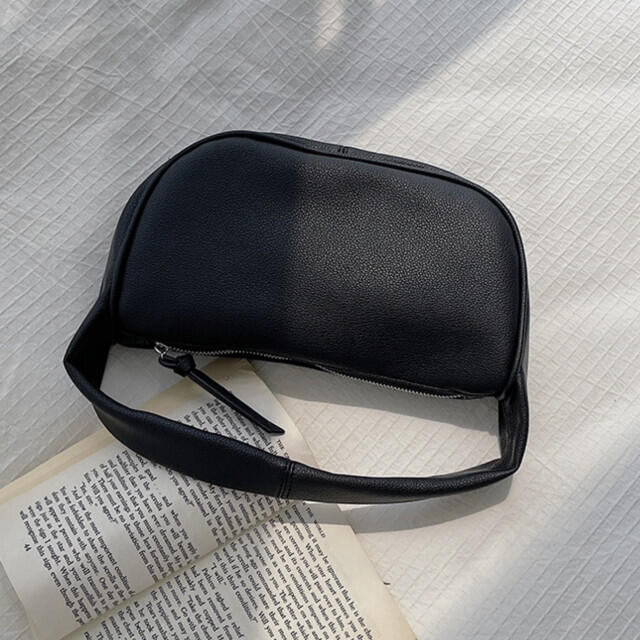 ワンハンドル ムーンバッグ ショルダーバッグ black 韓国通販 プチプラ 黒 レディースのバッグ(ハンドバッグ)の商品写真