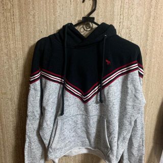 アバクロンビーアンドフィッチ(Abercrombie&Fitch)のアバクロ　パーカー(パーカー)