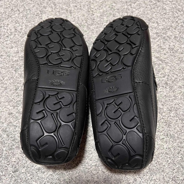 UGG(アグ)のUGG × TELFAR LOGO LOAFER ムートン・ローファー レディースの靴/シューズ(ブーツ)の商品写真