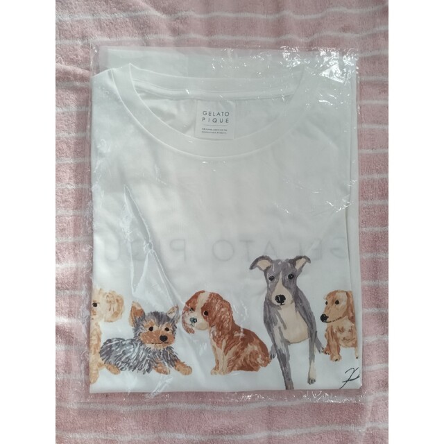 gelato pique(ジェラートピケ)のジェラート ピケ　 DOGワンポイントTシャツ 　オフホワイト　新品未使用 レディースのトップス(Tシャツ(半袖/袖なし))の商品写真