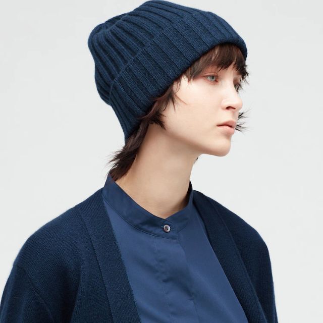 UNIQLO(ユニクロ)のsale★新品+Jカシミヤニットキャップ*ブラウン メンズの帽子(ニット帽/ビーニー)の商品写真